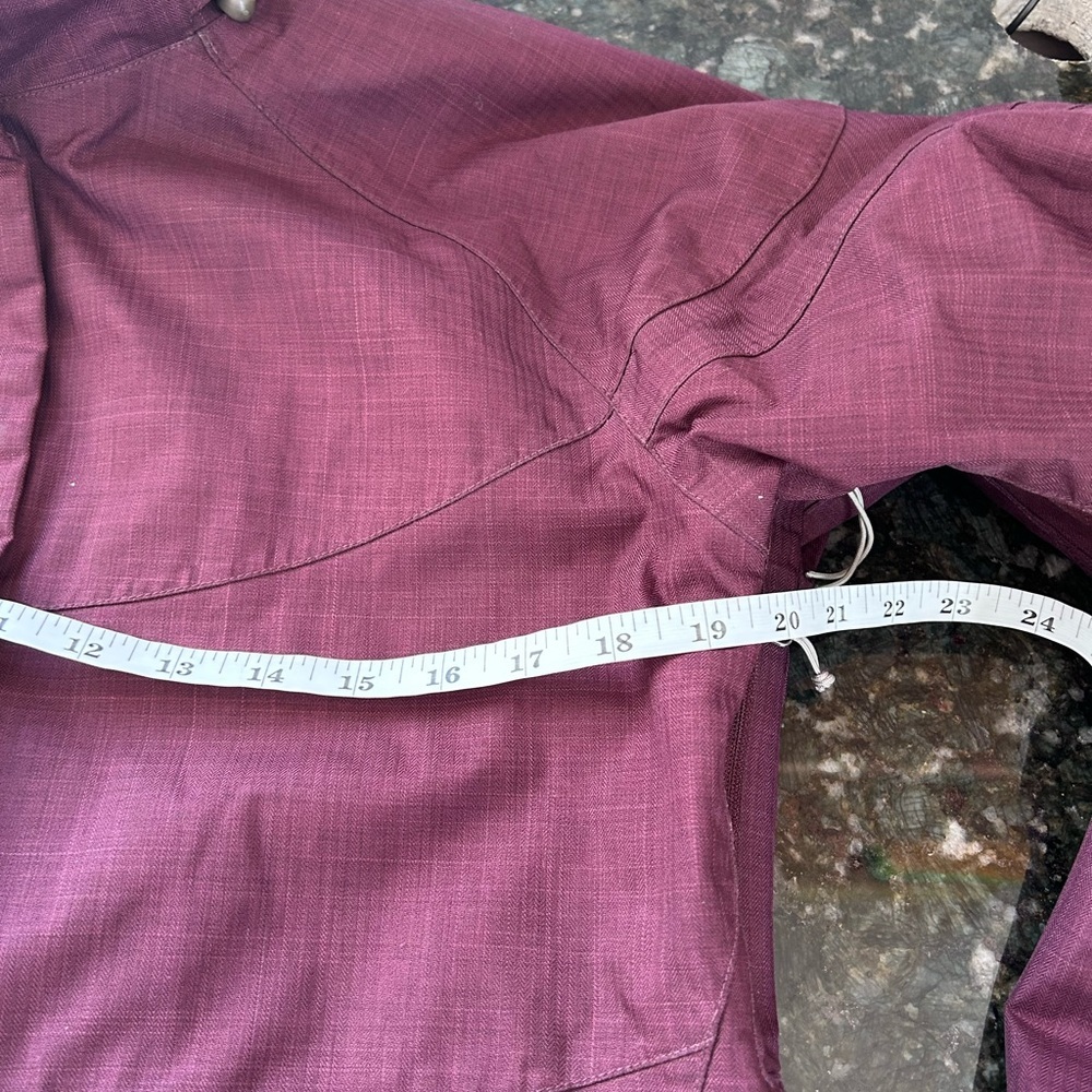 Cloudveil Primaloft ski/winter coat. Pockets. Zip off hood. Venting. Purple. EUC - Picture 14 of 16